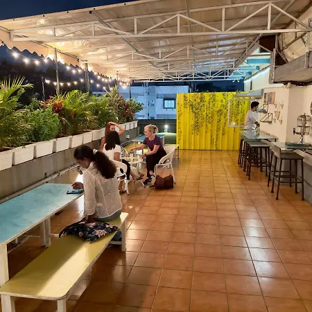 Locomo Hostel Og - Stay Work Eat-3
